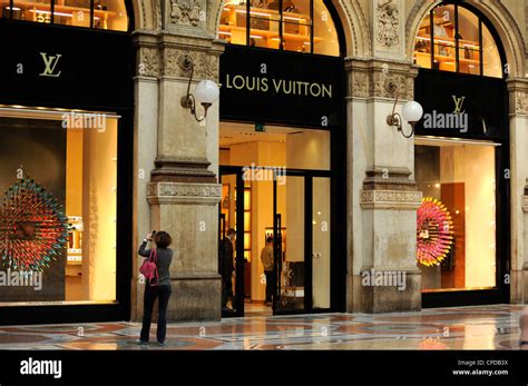 louis vuitton parma negozi|louis vuitton in italia.